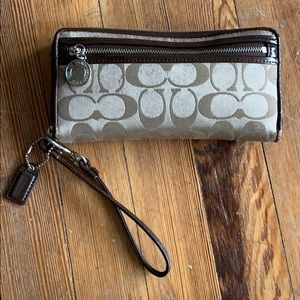 Coach Wallet-Wristlet